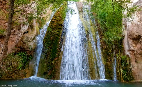 آبشار چم سرخ 